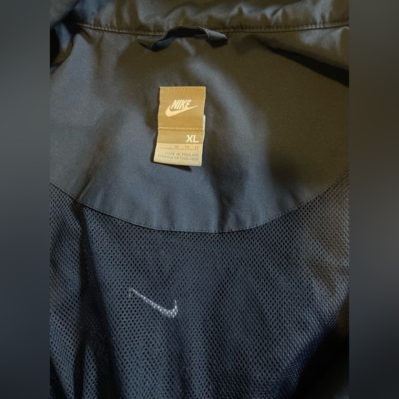 Men’s Vintage Y2K Navy Blue Windbreaker (XL) by Nike - Picture 4 of 6